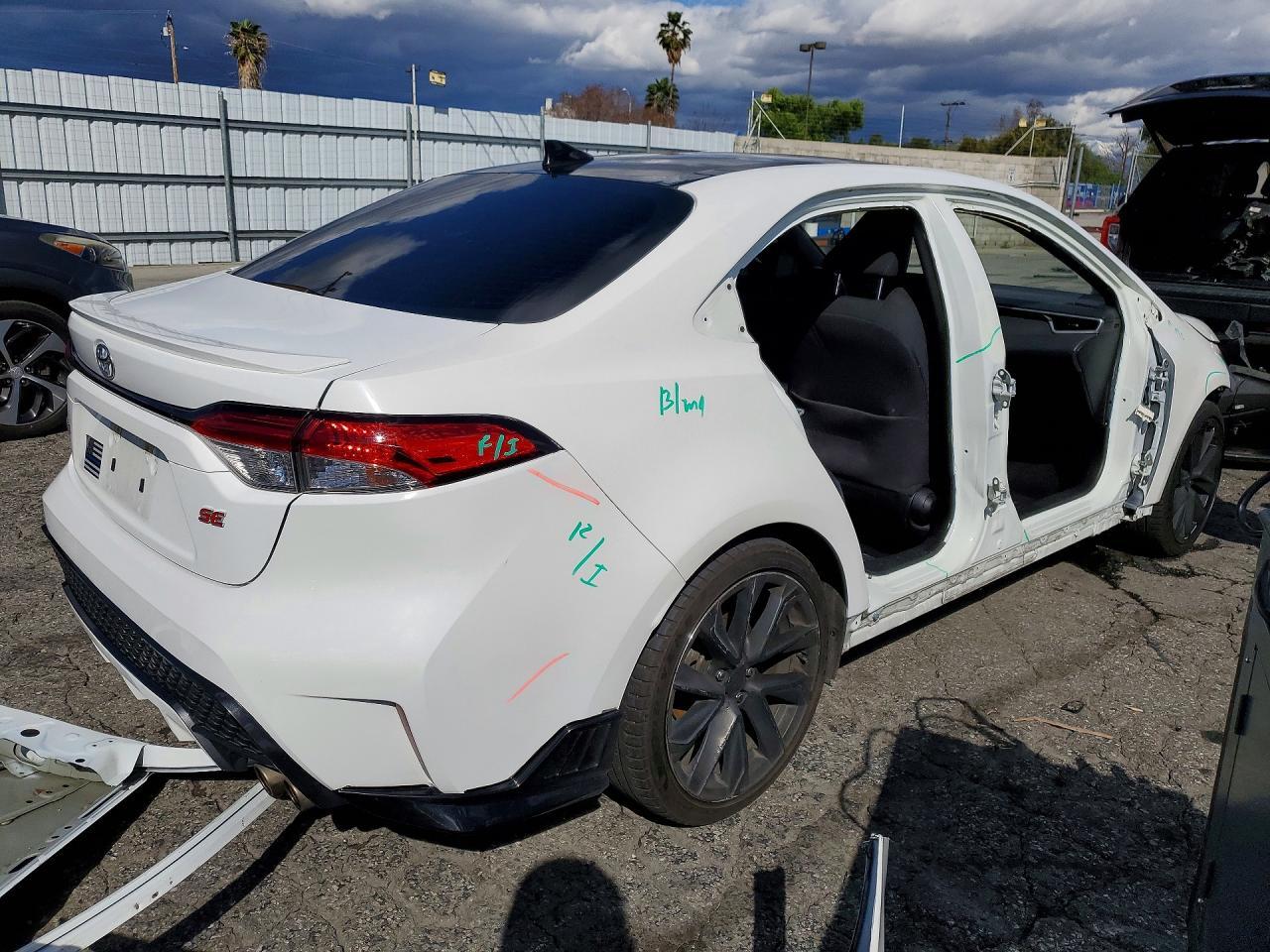 2021 Toyota Corolla Se - Image 3