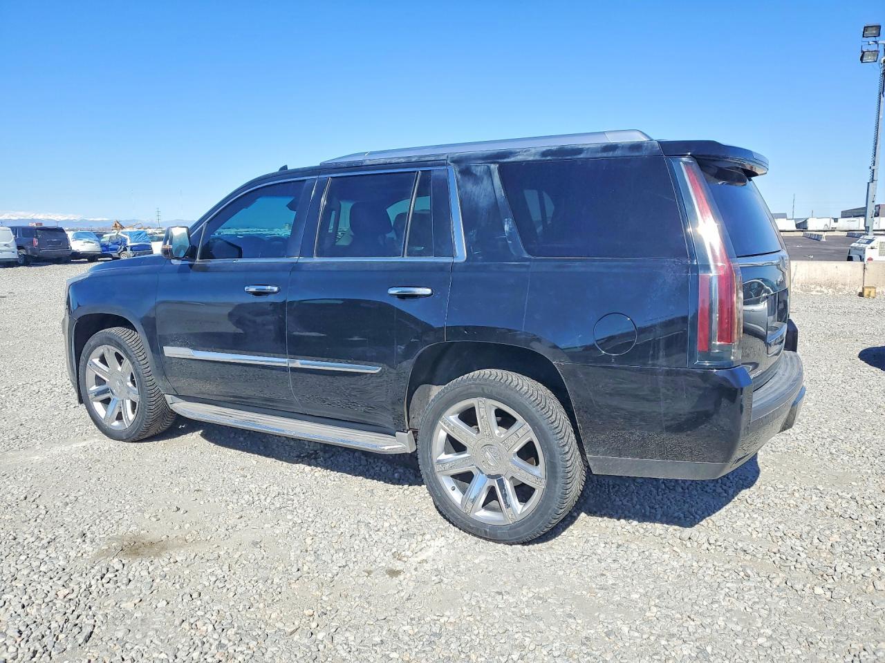 2015 Cadillac Escalade Luxury - Image 2