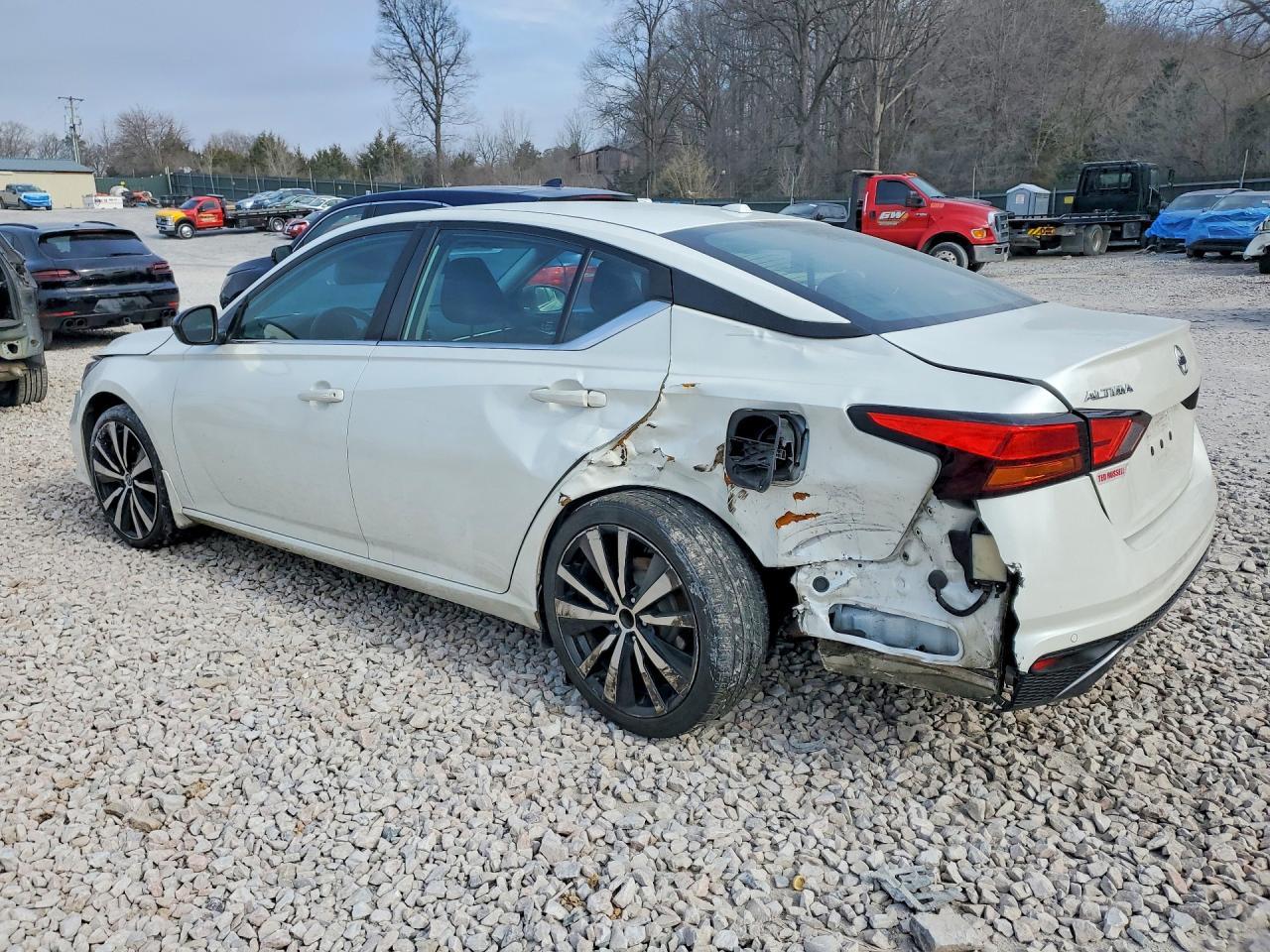 2020 Nissan Altima Sr - Фото 2