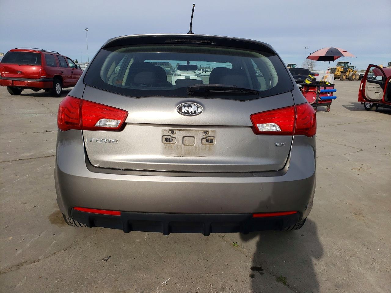 2012 Kia Forte5 Ex - Image 6