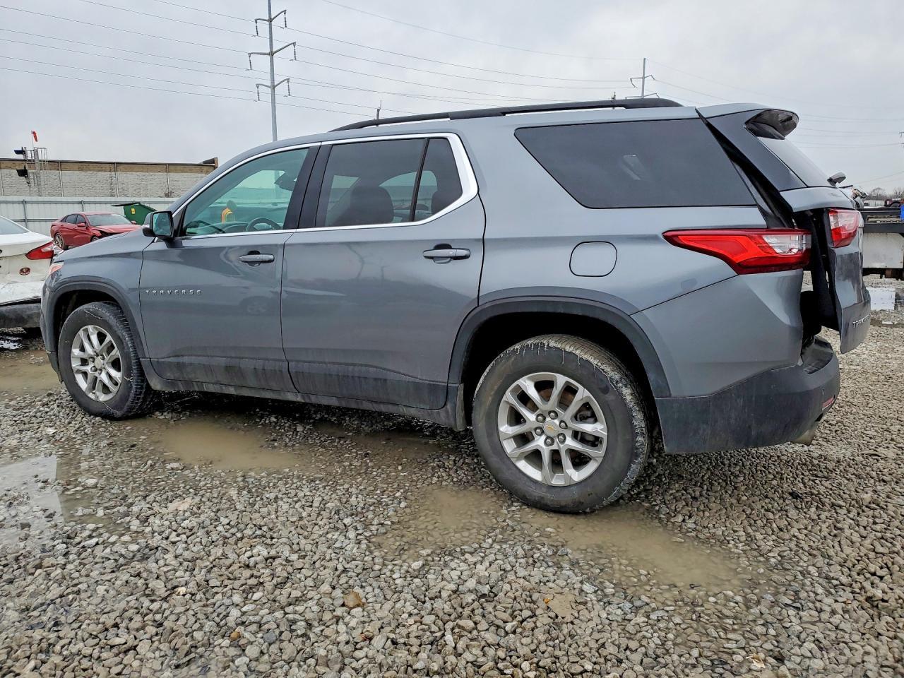 2021 Chevrolet Traverse Lt - Фото 2