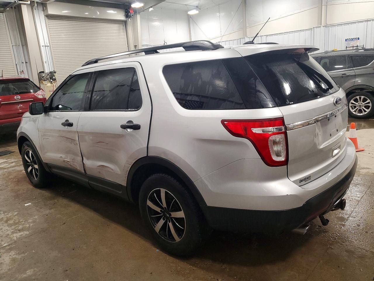2013 Ford Explorer - Фото 2