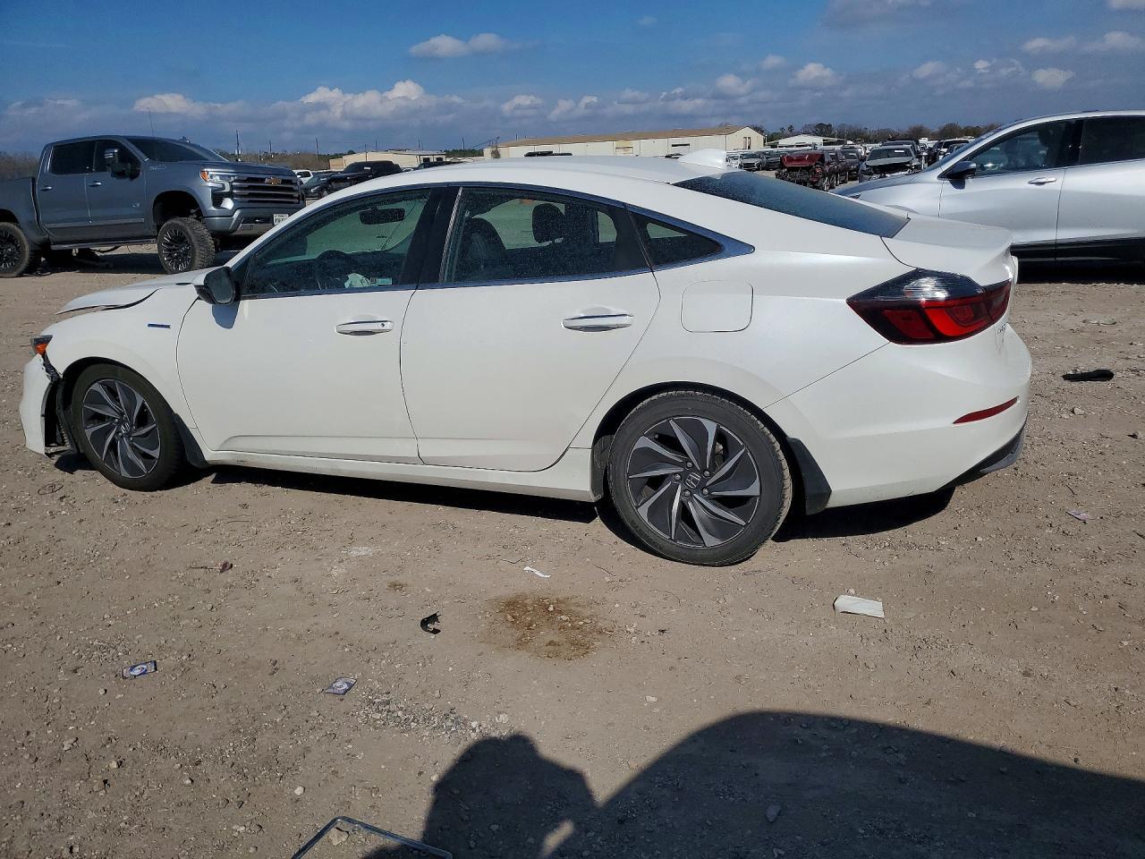2019 Honda Insight Touring - Image 2