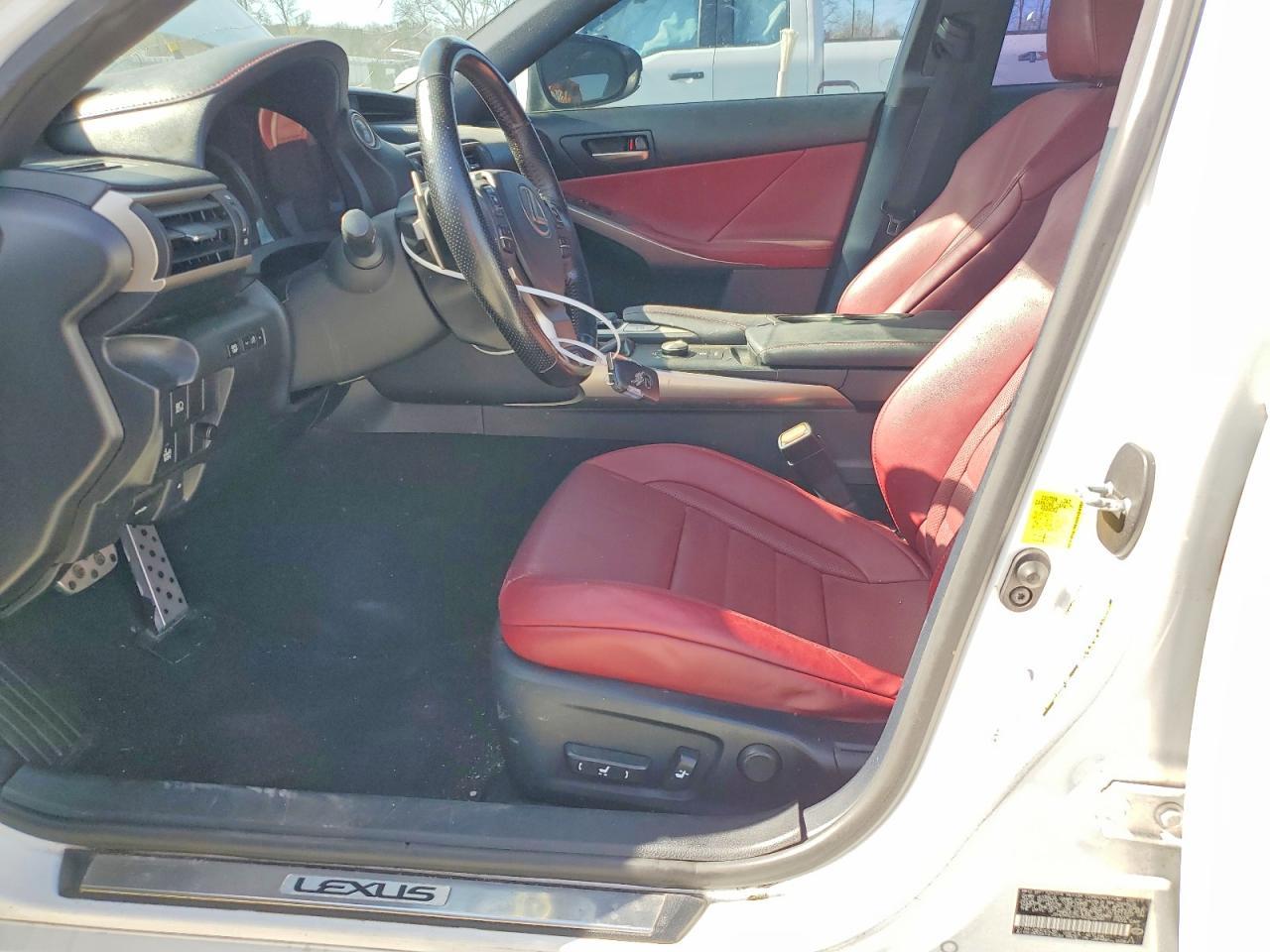 2017 Lexus Is 300 - Image 7