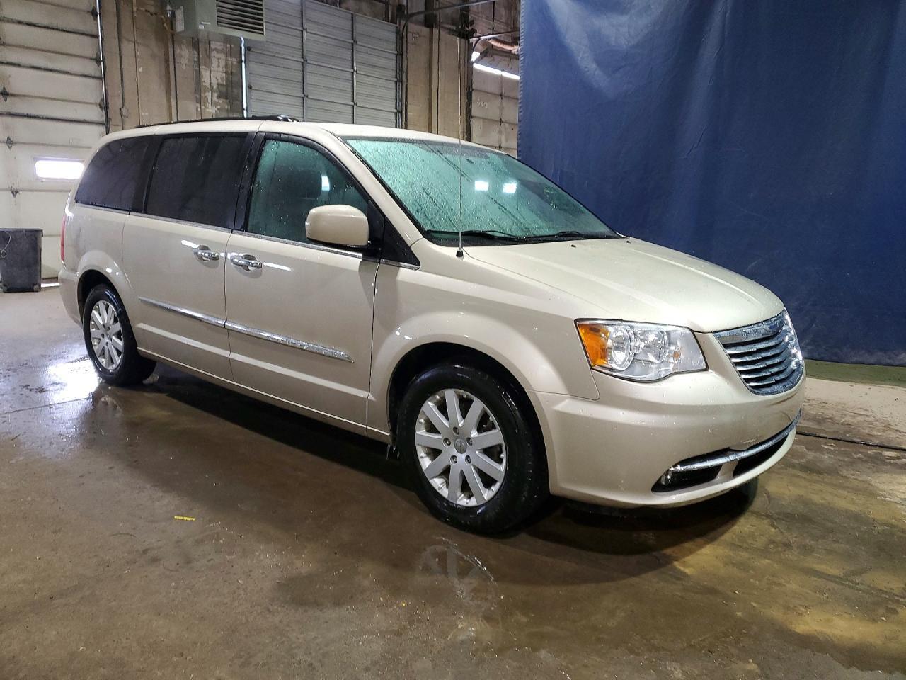 2014 Chrysler Town & Country Touring - Image 4