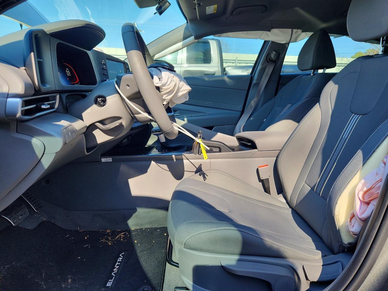 2025 Hyundai Elantra Sel Sport - Фото 7