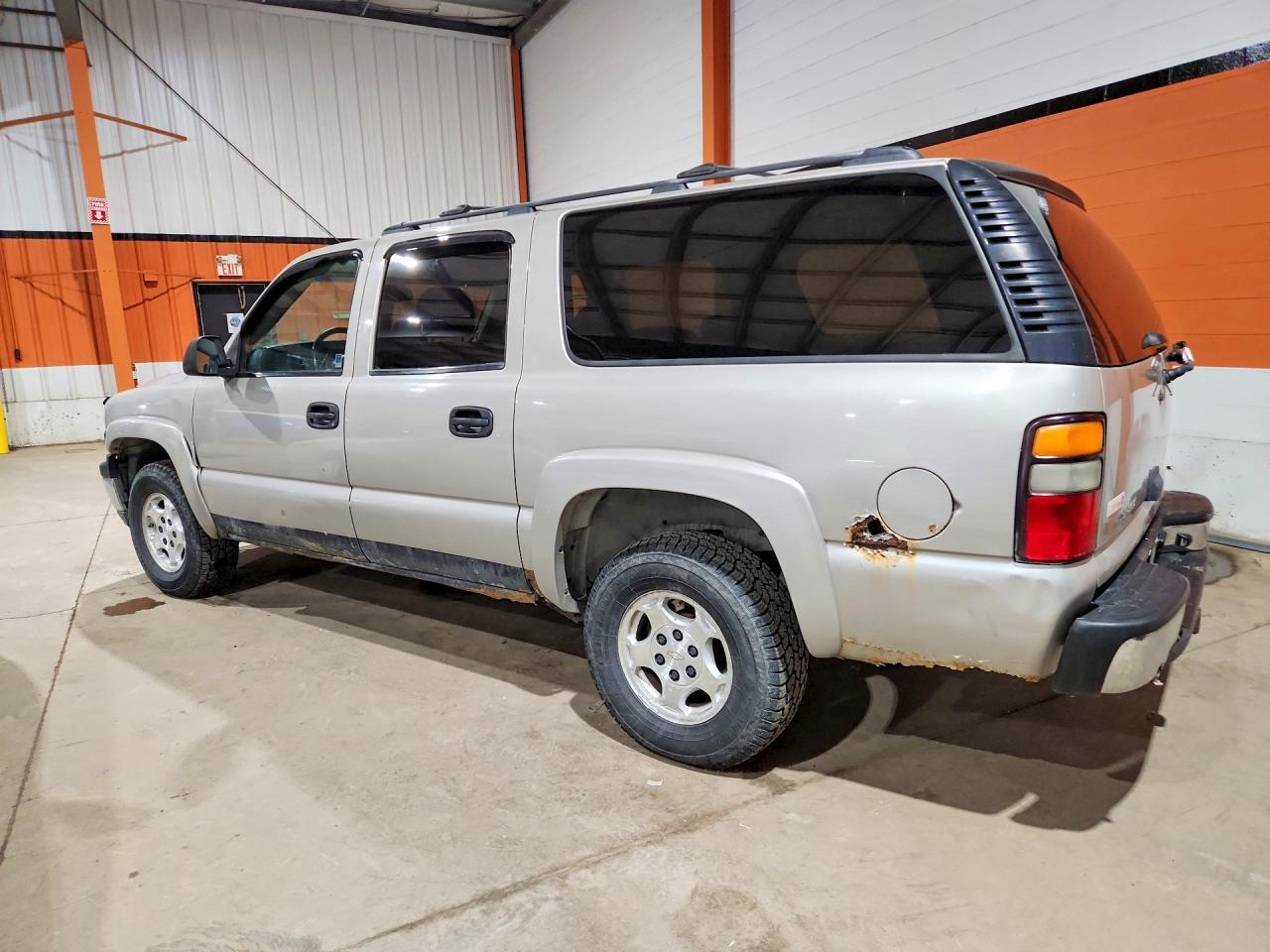 2006 Chevrolet Suburban K1500 - Image 2