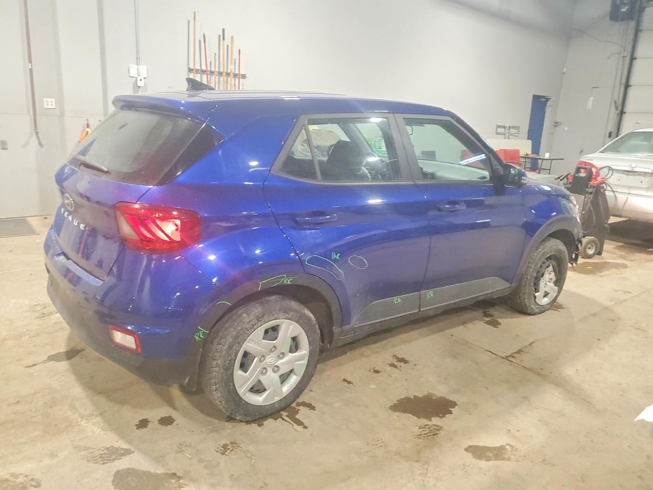 2022 Hyundai Venue Se - Image 3