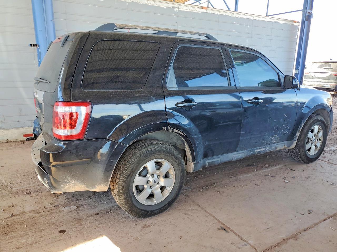 2012 Ford Escape Limited - Image 3