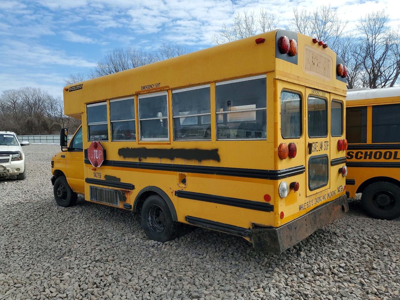 2001 Ford Econoline - Image 3