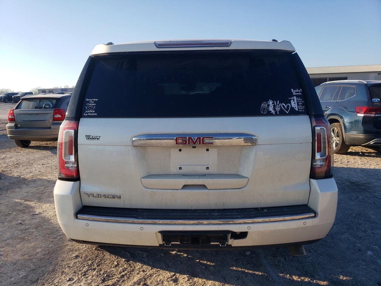 2015 GMC Yukon Denali - Фото 6