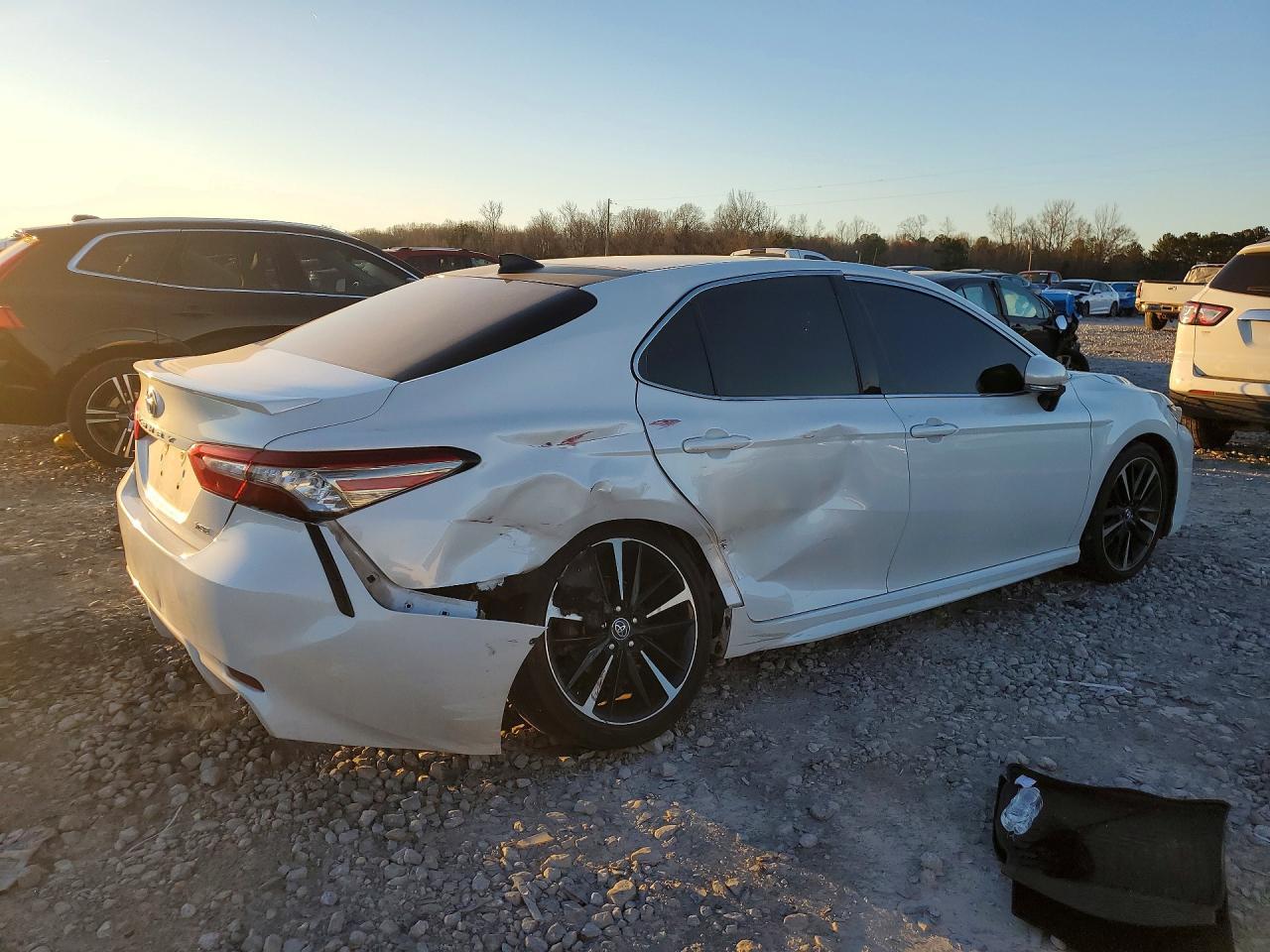 2019 Toyota Camry Xse - Фото 3