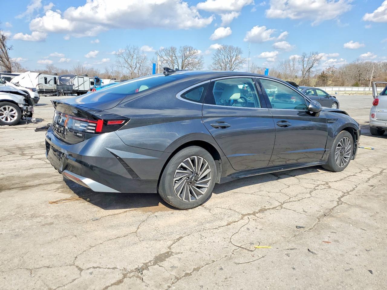 2024 Hyundai Sonata Hybrid Sel - Image 3