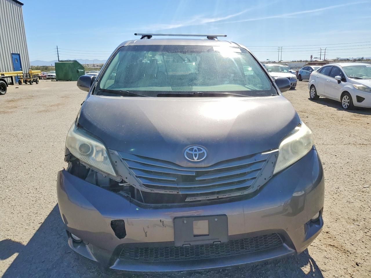 2013 Toyota Sienna Xle - Фото 5