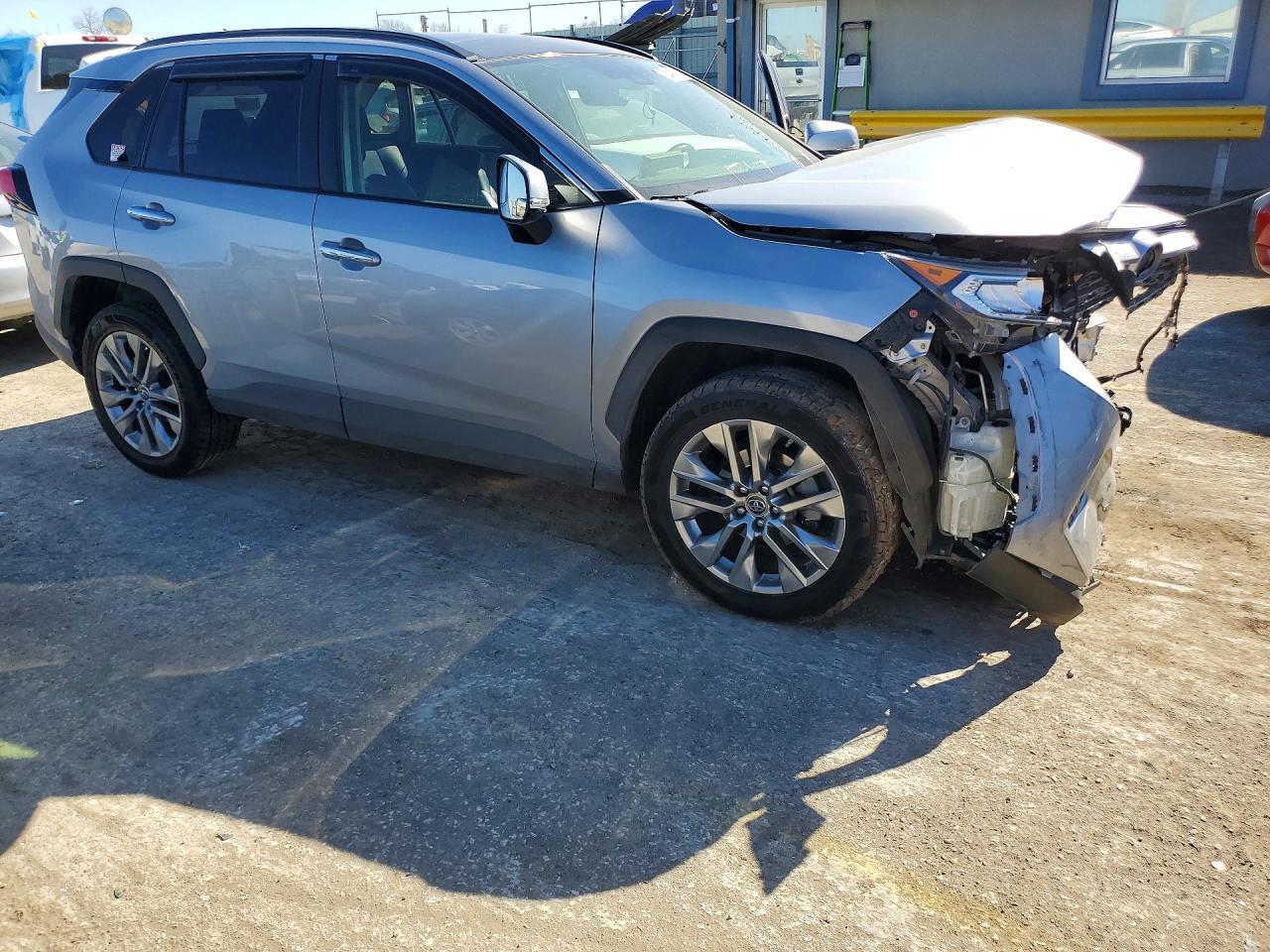 2019 Toyota Rav4 Limited - Image 4