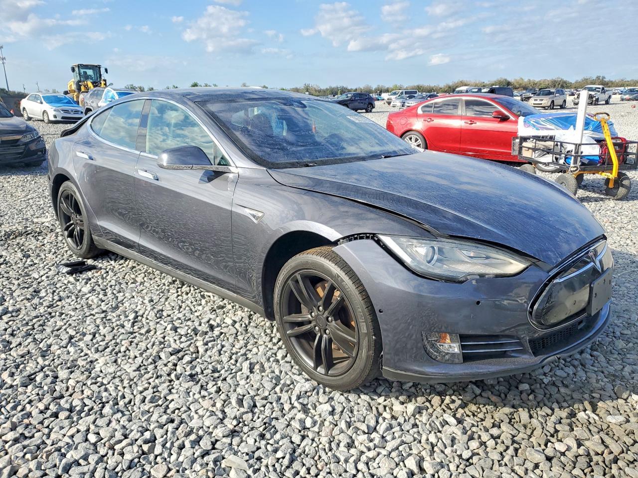2015 Tesla Model S 60 - Image 4