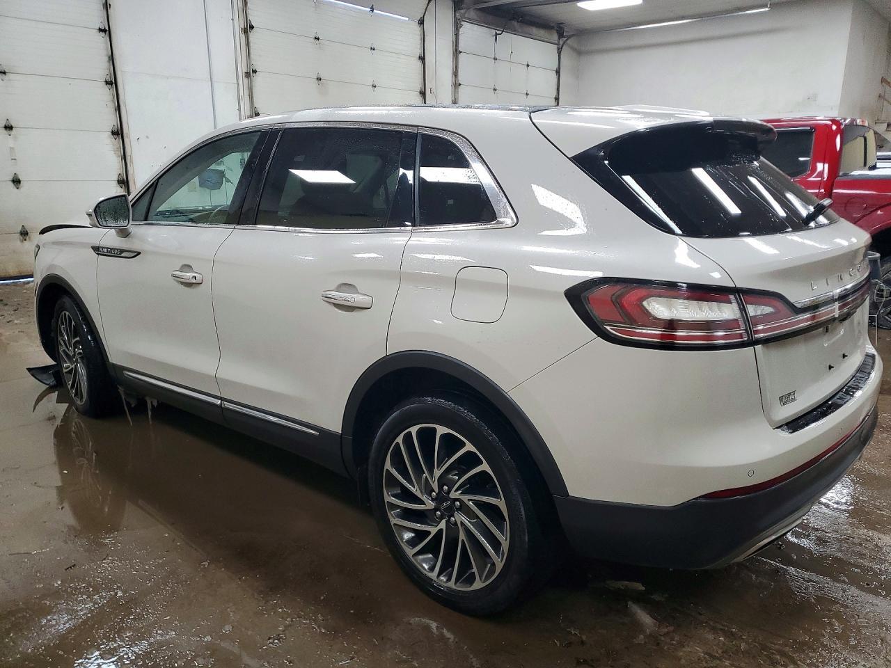 2019 Lincoln Nautilus Reserve - Фото 2