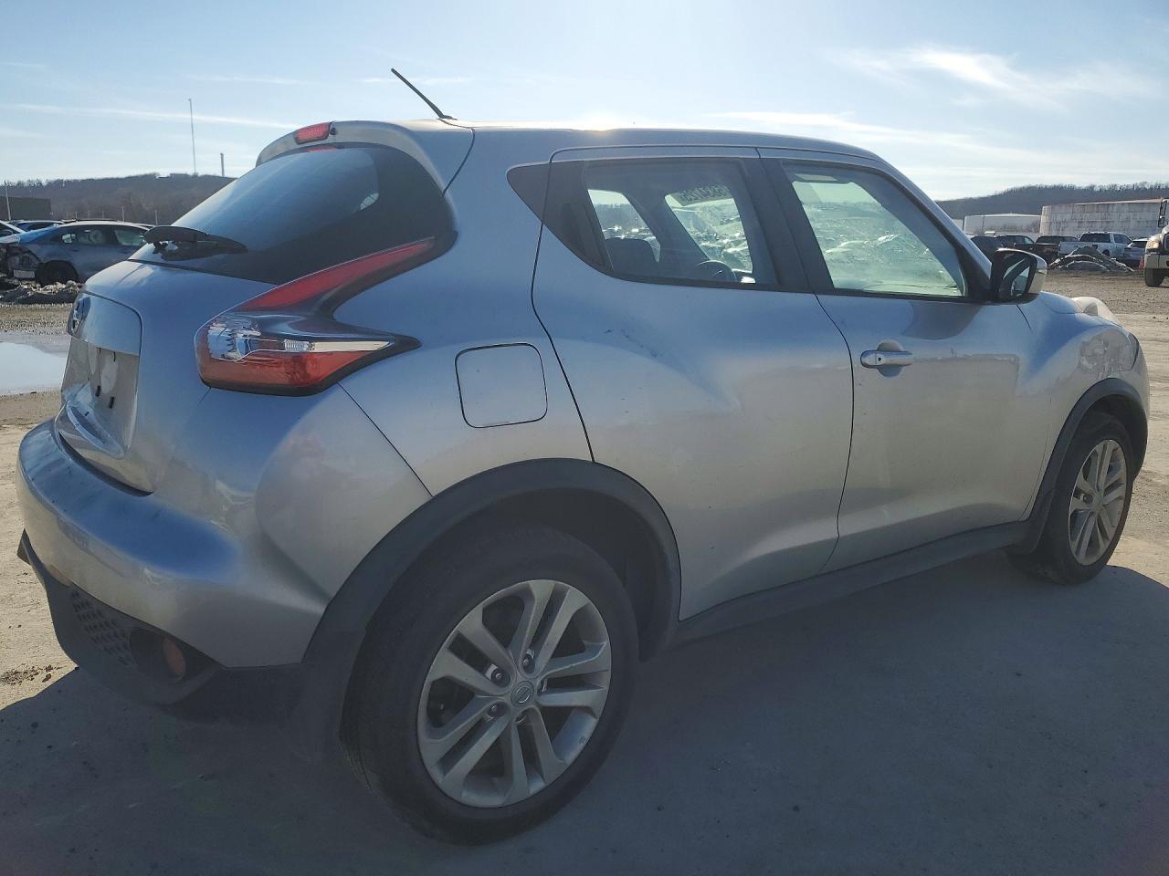 2015 Nissan Juke S - Фото 3