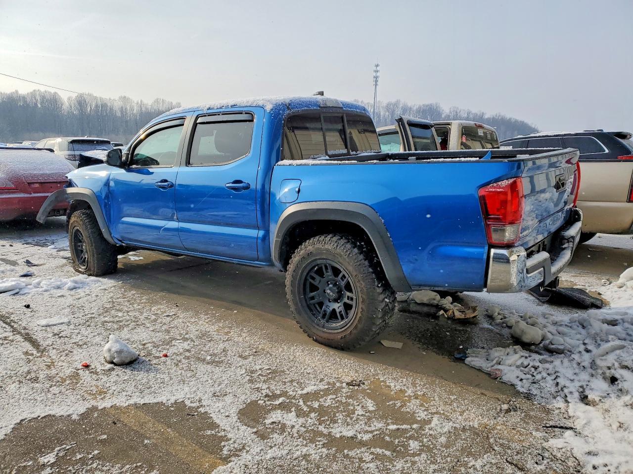 2016 Toyota Tacoma - Фото 2