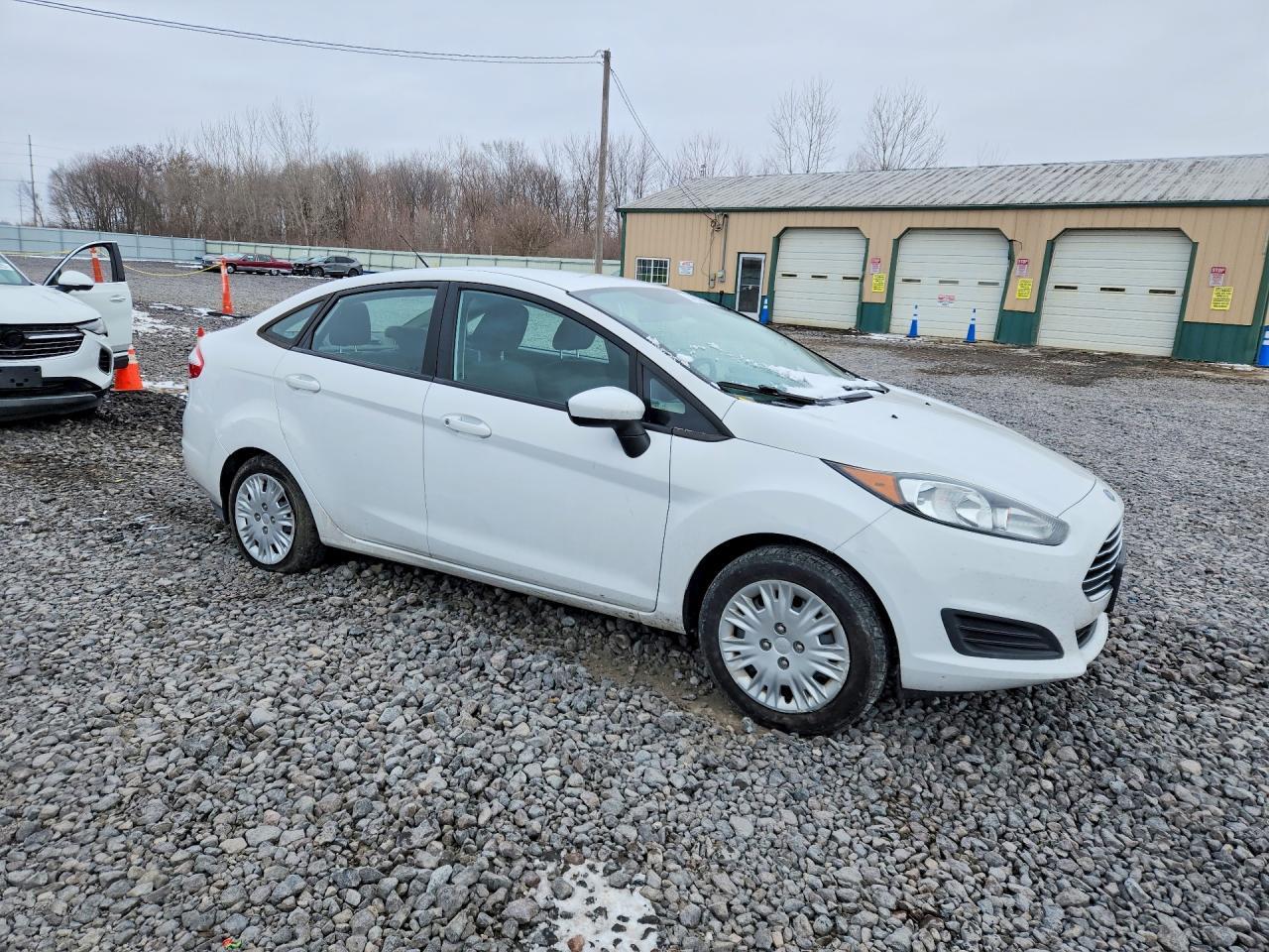 2015 Ford Fiesta - Image 4