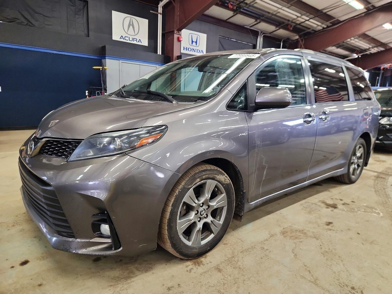 2020 Toyota Sienna Se