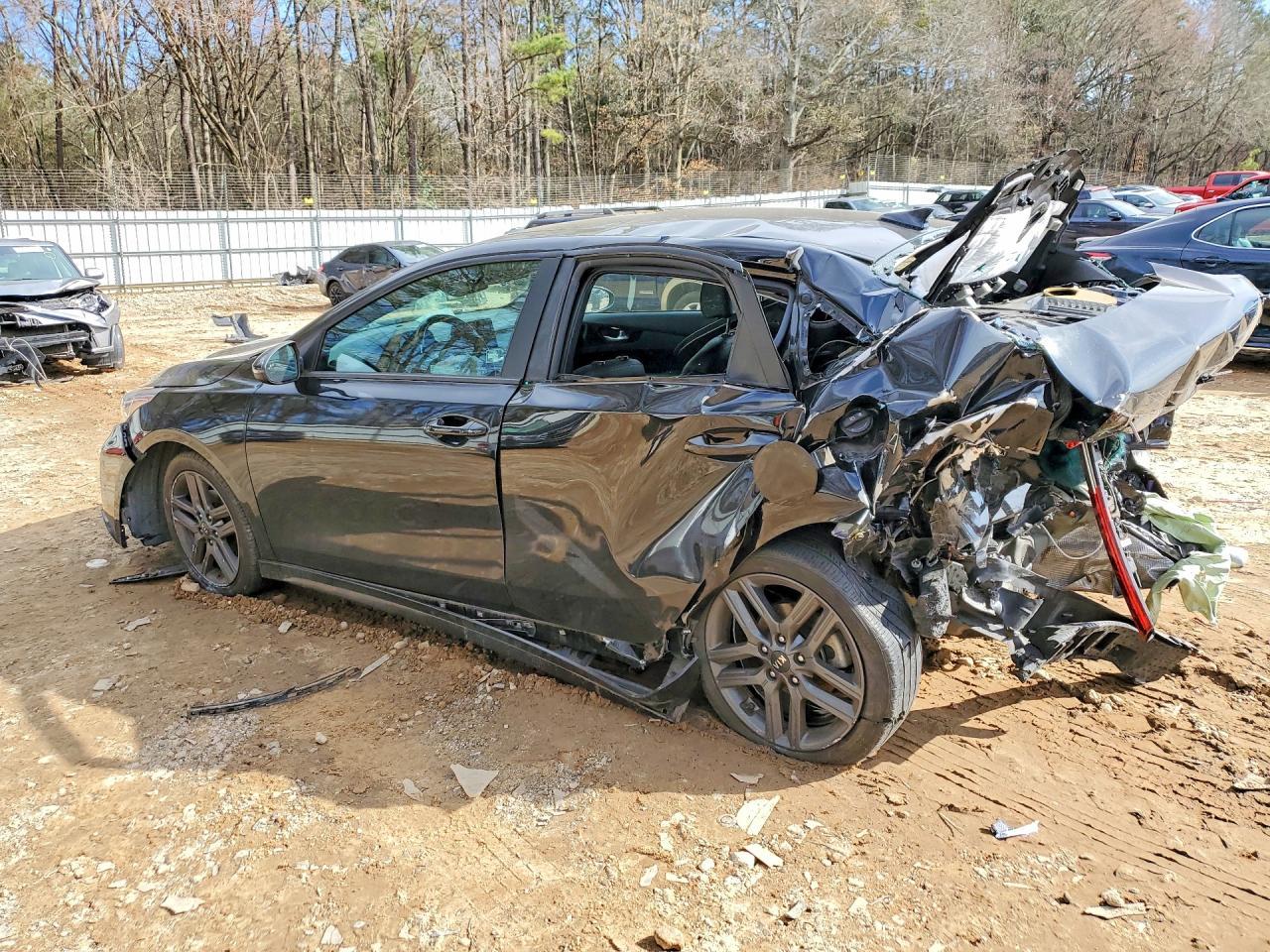 2021 Kia Forte Gt Line - Image 2