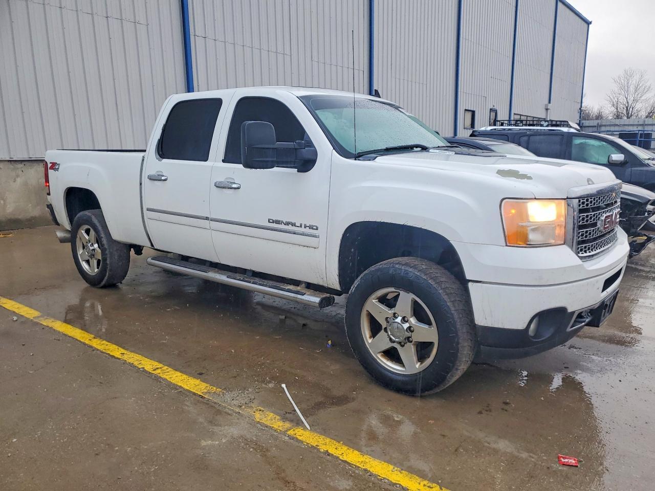 2012 GMC Sierra K2500 Denali - Image 4