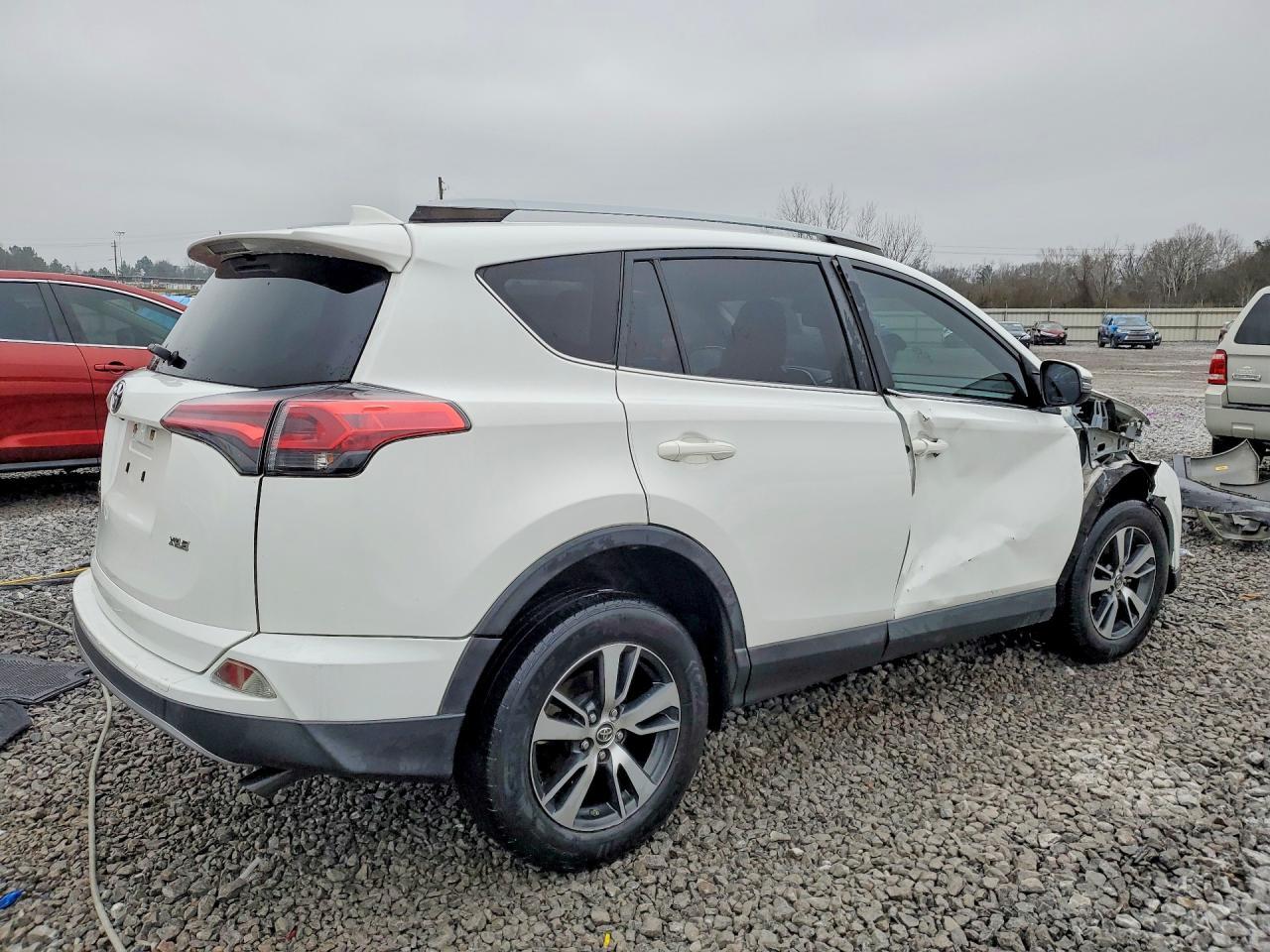 2018 Toyota Rav4 Xle - Image 3
