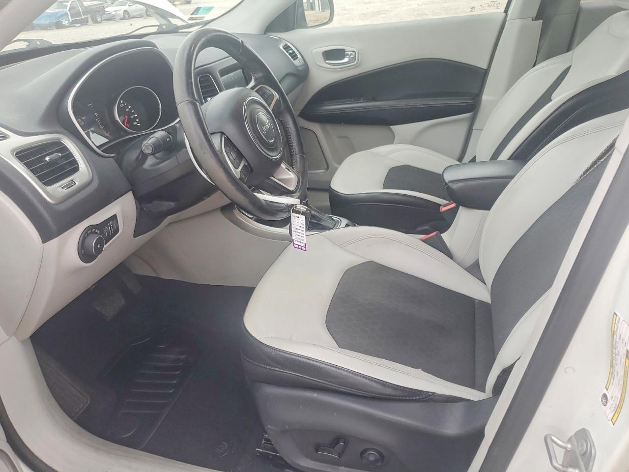 2017 Jeep Compass Latitude - Image 7
