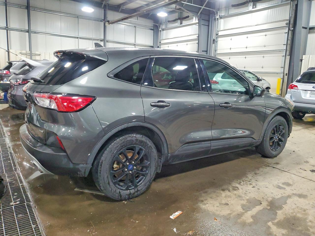 2020 Ford Escape Se Sport - Фото 3