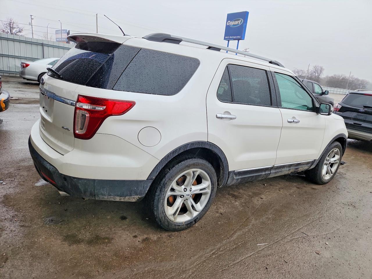 2015 Ford Explorer Limited - Image 3