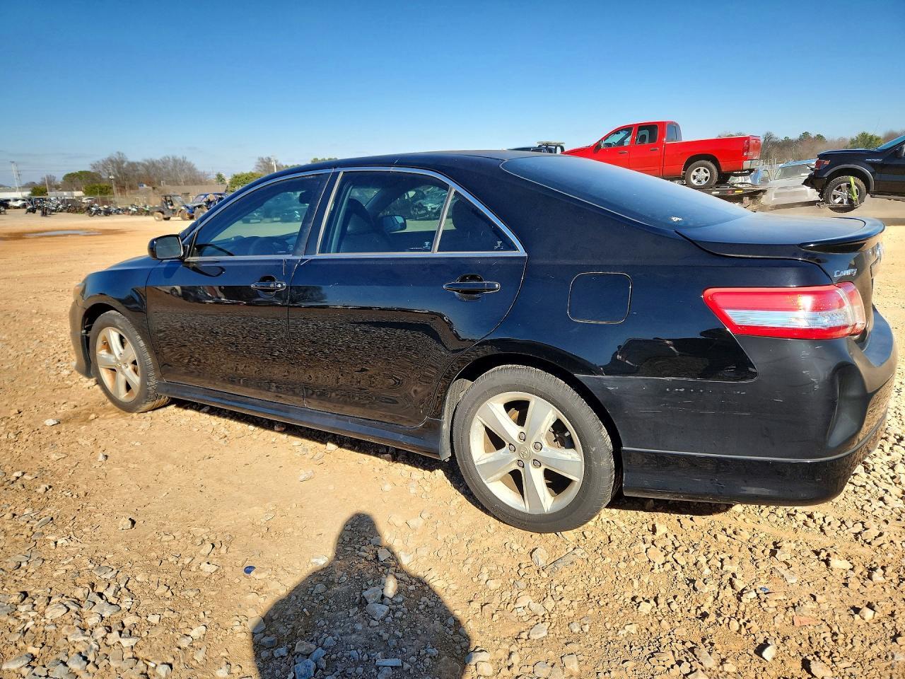 2011 Toyota Camry Se - Фото 2