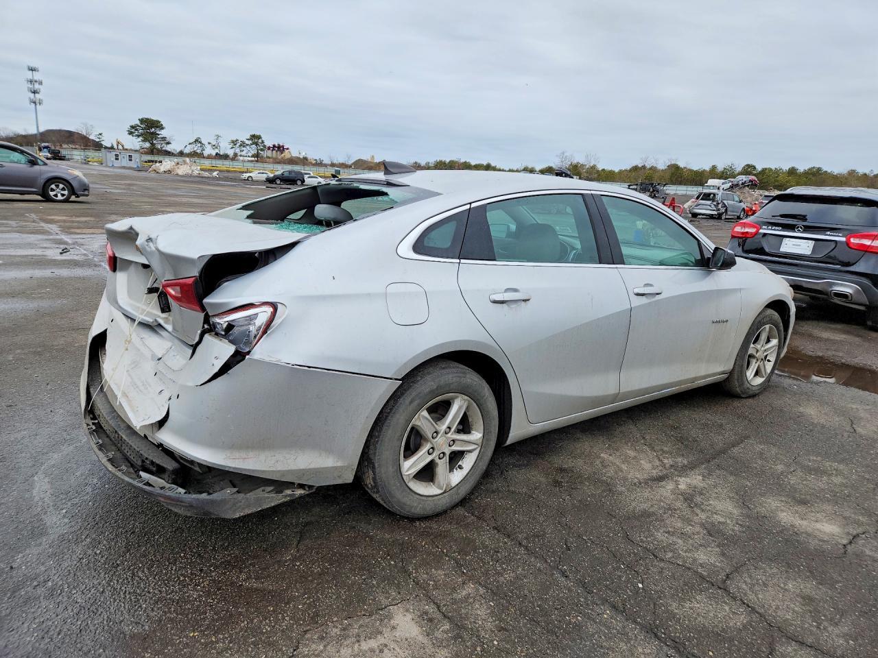 2020 Chevrolet Malibu Ls - Image 3