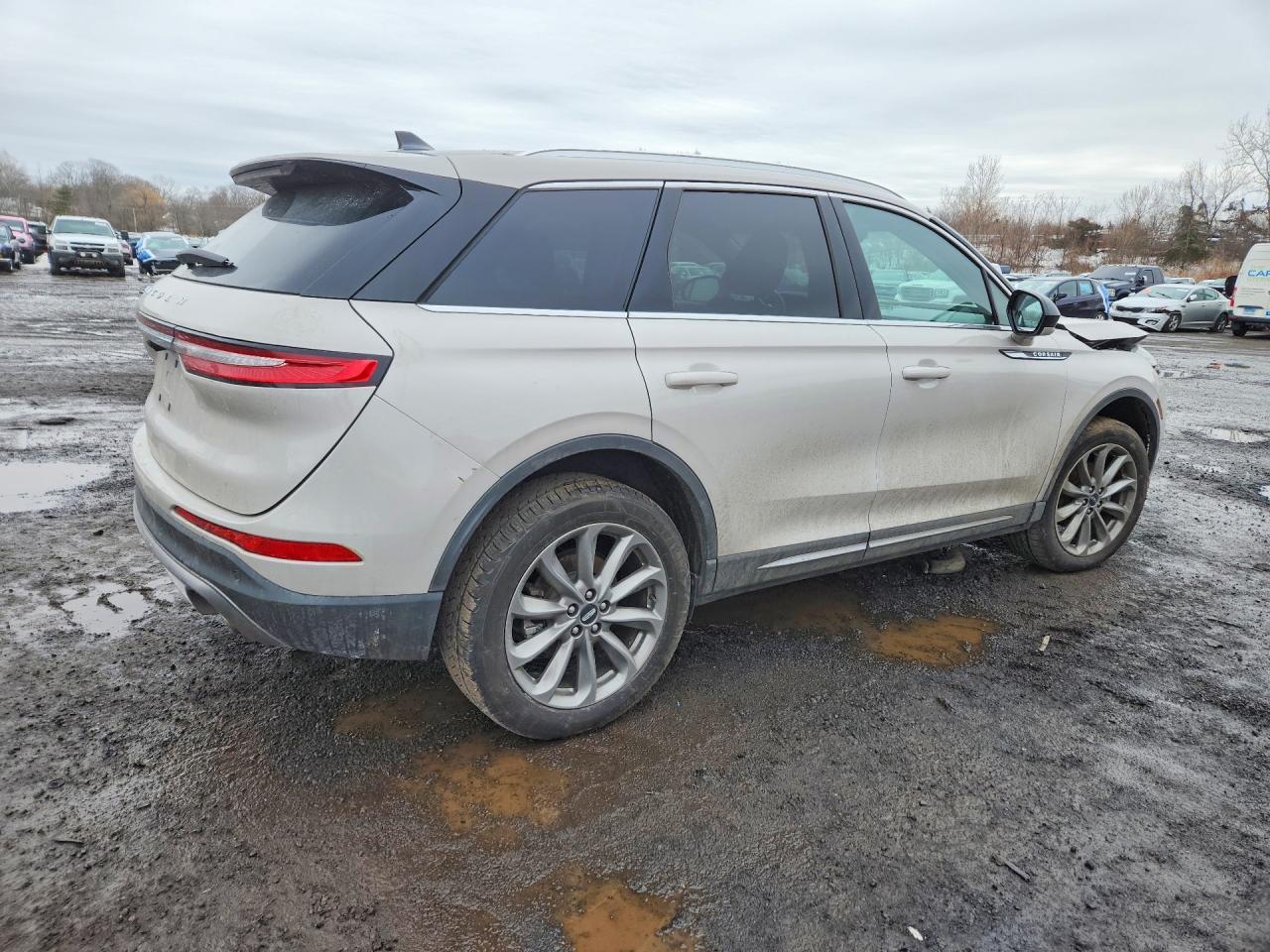 2022 Lincoln Corsair - Image 3