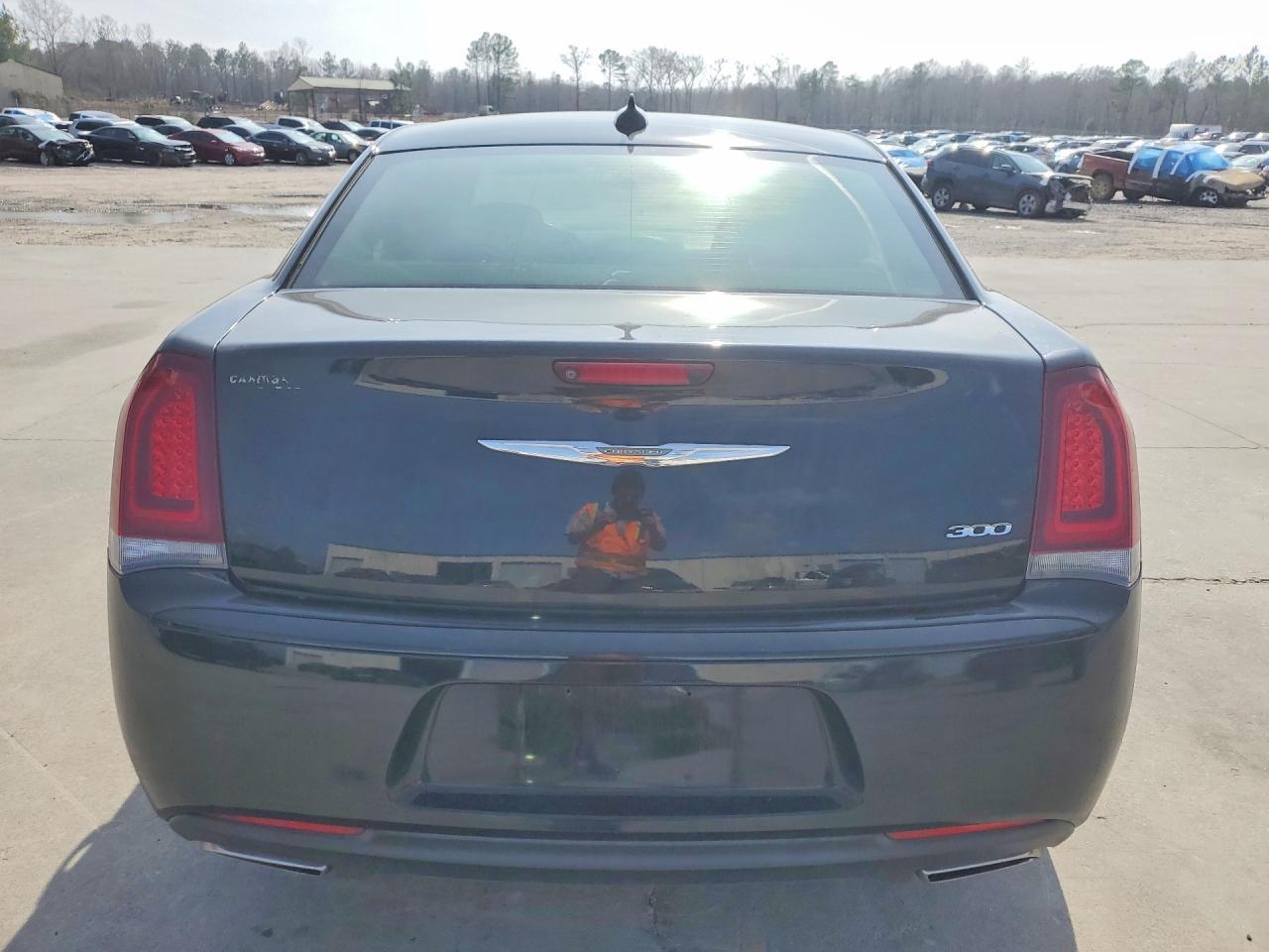 2019 Chrysler 300 Touring - Фото 6