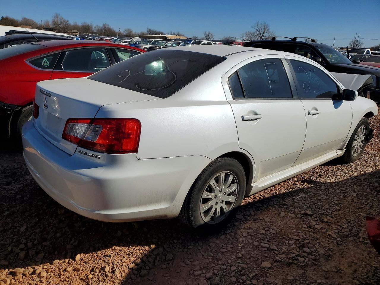 2010 Mitsubishi Galant Fe - Image 3