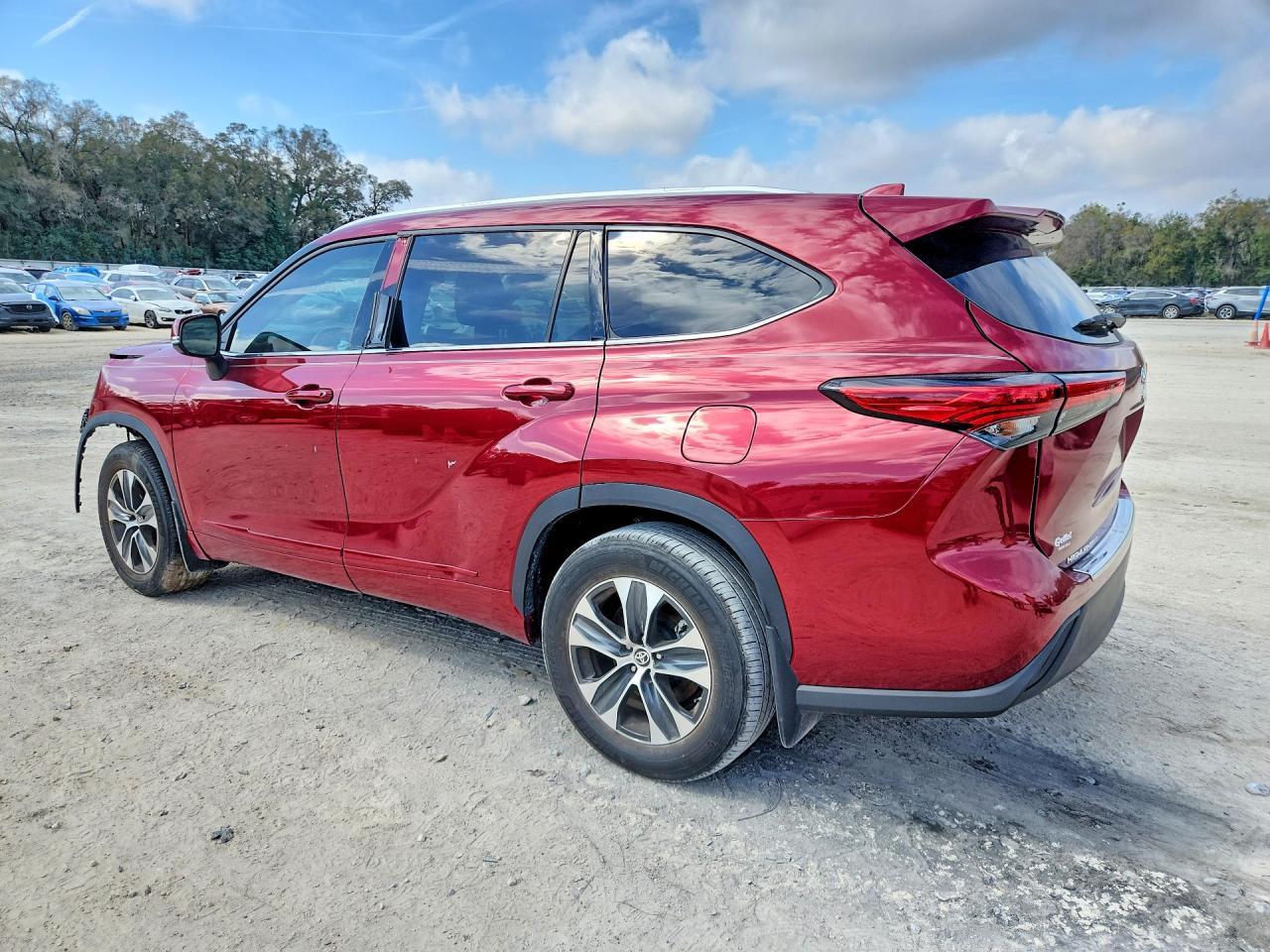2022 Toyota Highlander Xle - Фото 2