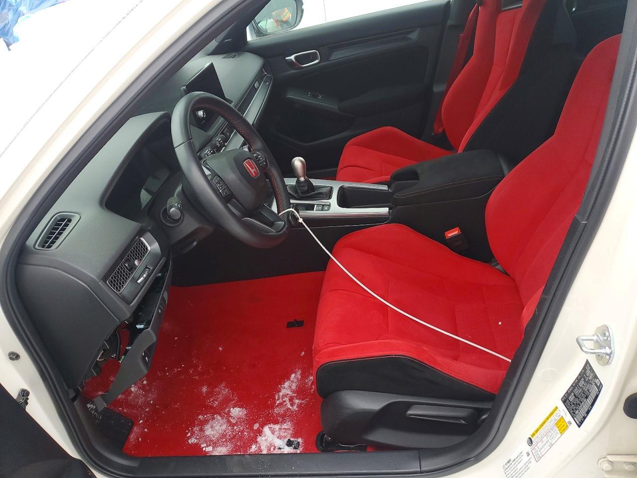 2023 Honda Civic Type-R - Image 7