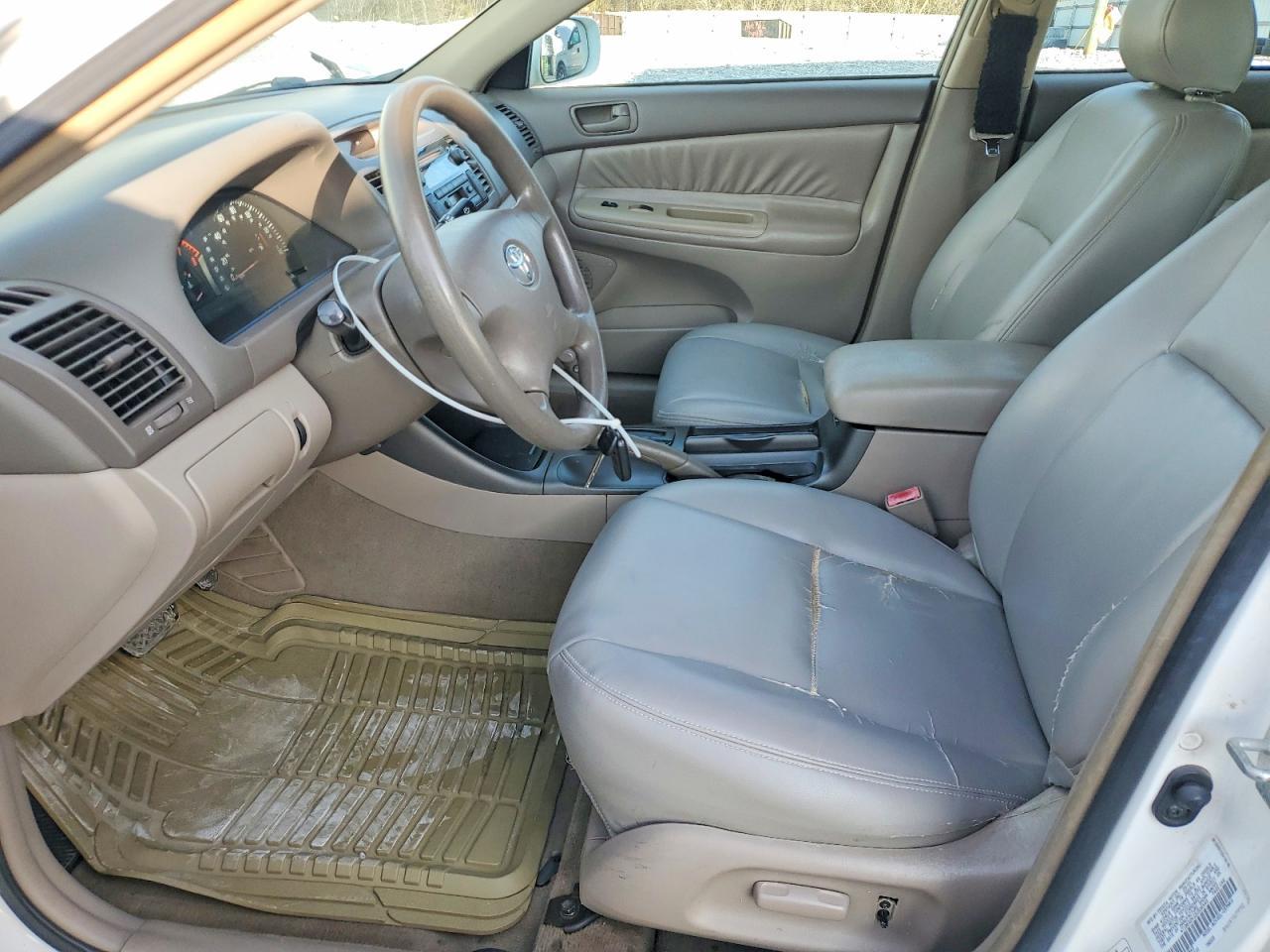 2002 Toyota Camry Le - Фото 7