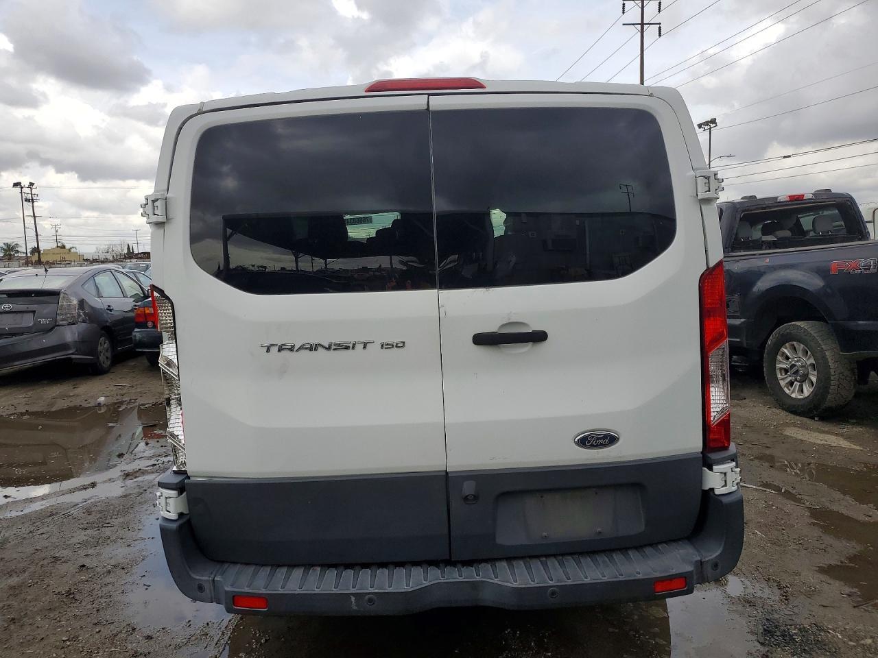 2017 Ford Transit T-150 Xl Passenger Van - Image 6