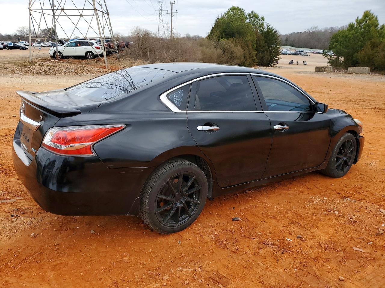 2014 Niss Altima 2.5 S - Image 3
