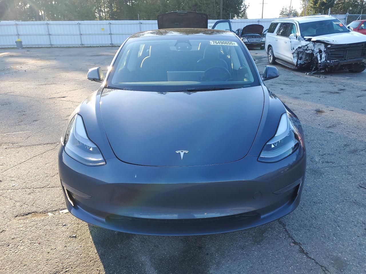 2023 Tesla Model 3 - Фото 5