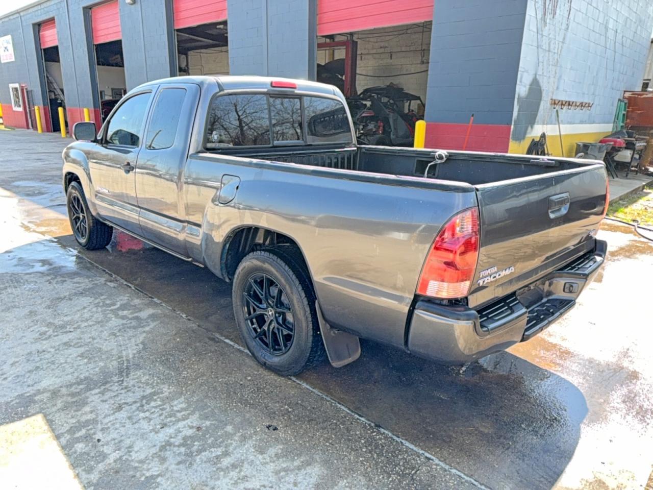 2011 Toyota Tacoma Access Cab - Image 3