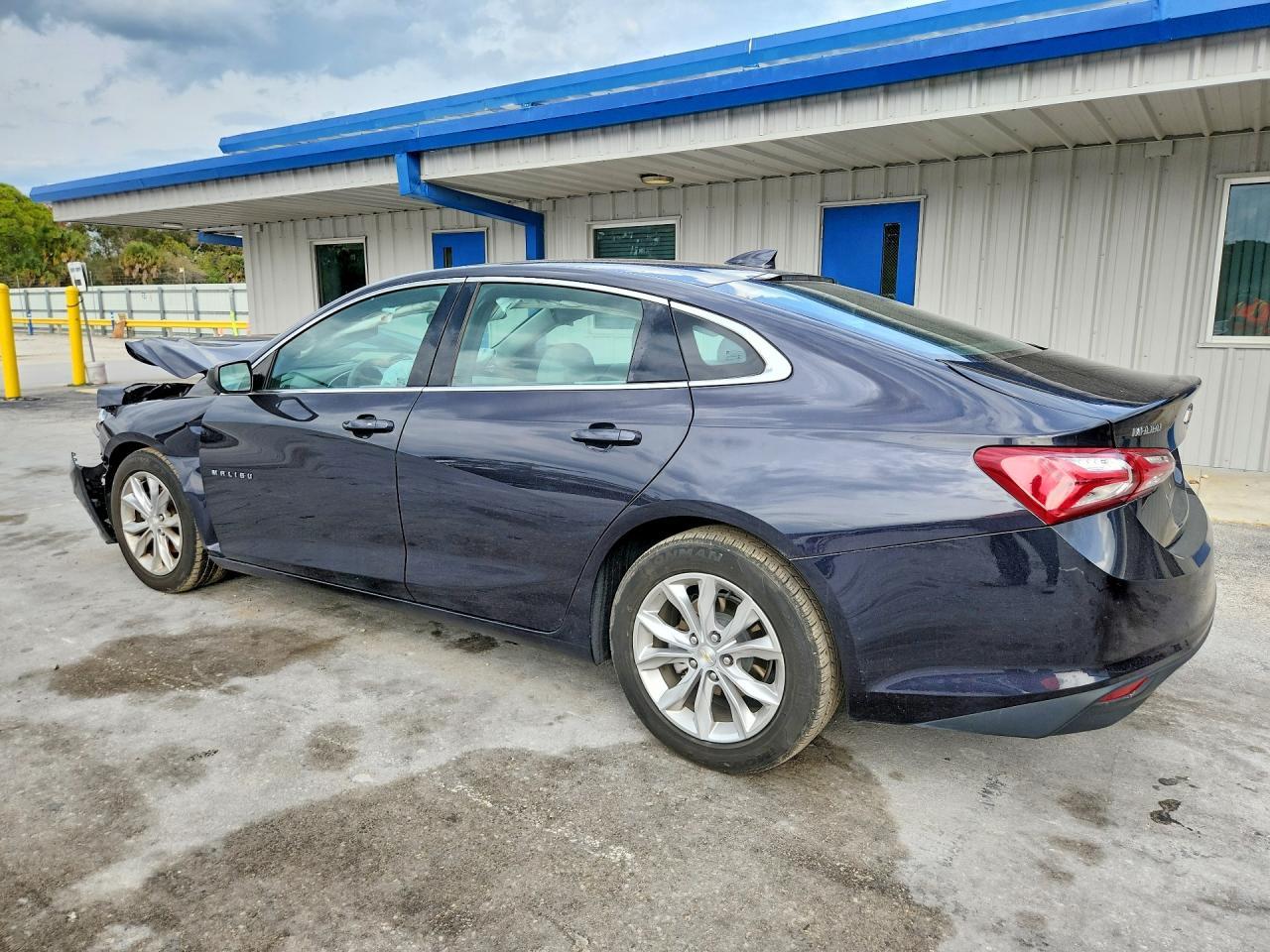 2022 Chevrolet Malibu Lt - Фото 2