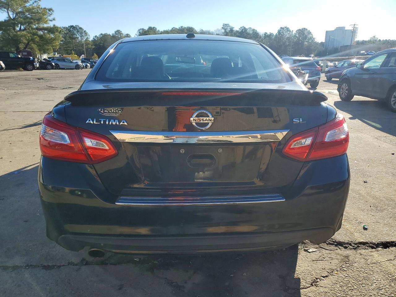 2017 Nissan Altima - Image 6