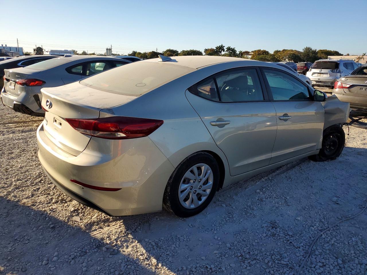 2017 Hyundai Elantra Se - Фото 3