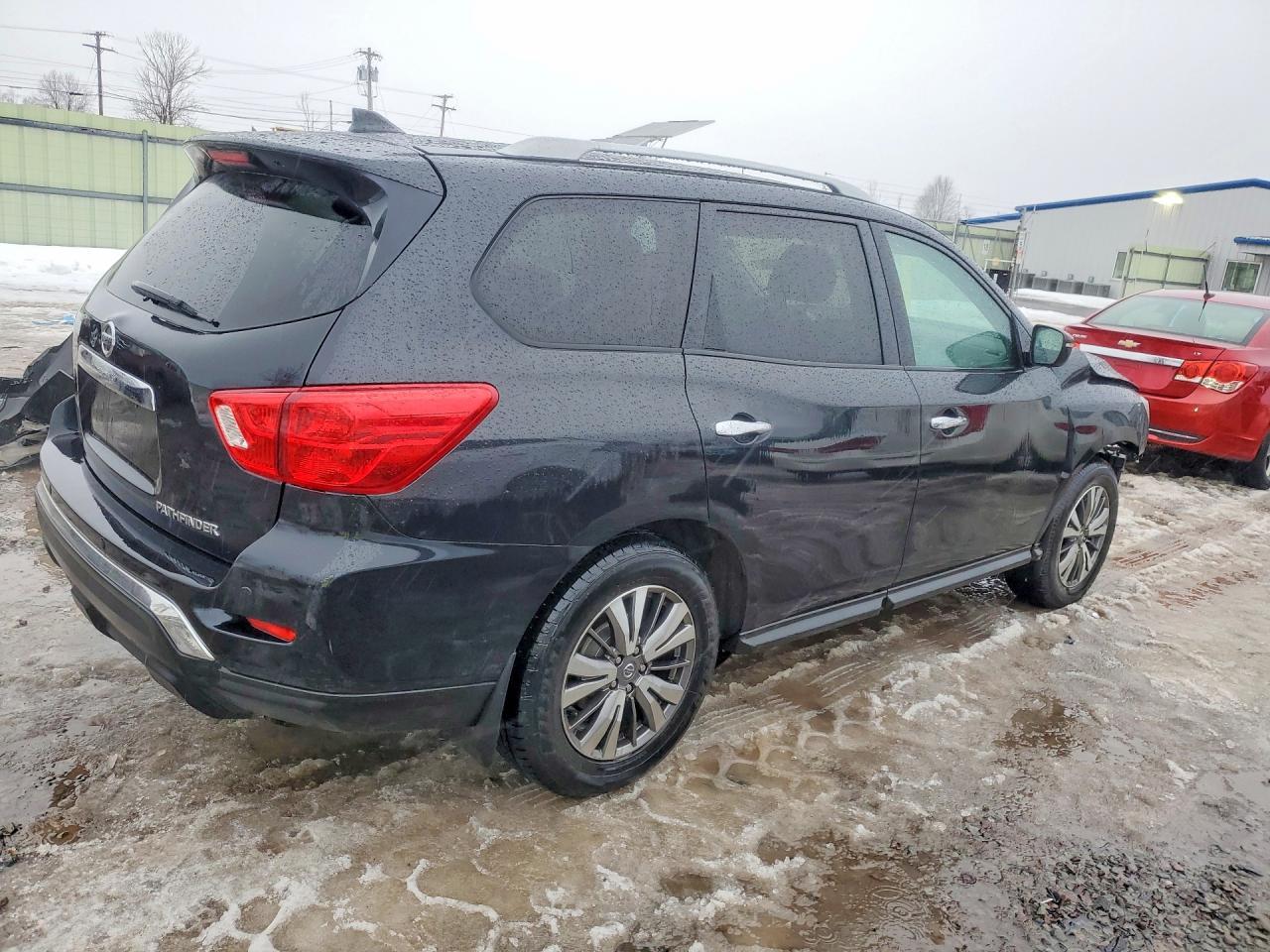 2019 Nissan Pathfinder S - Image 3