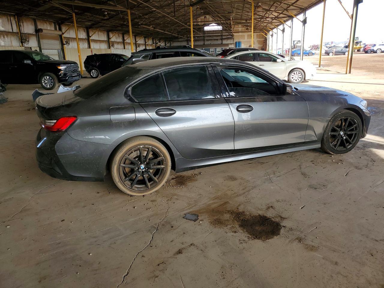 2020 BMW 330I - Фото 3