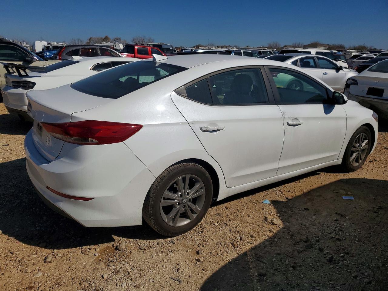 2017 Hyundai Elantra Se - Image 3