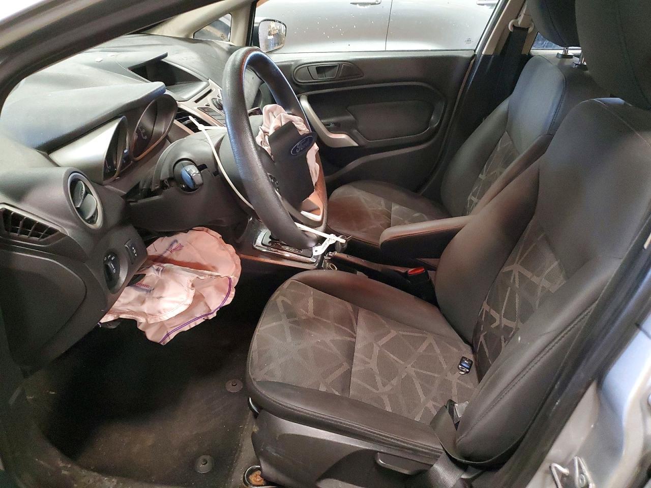 2012 Ford Fiesta Se - Фото 7